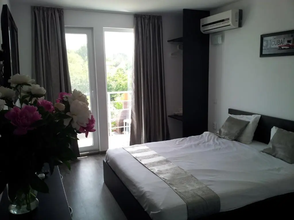 Anacris Guesthouse 4